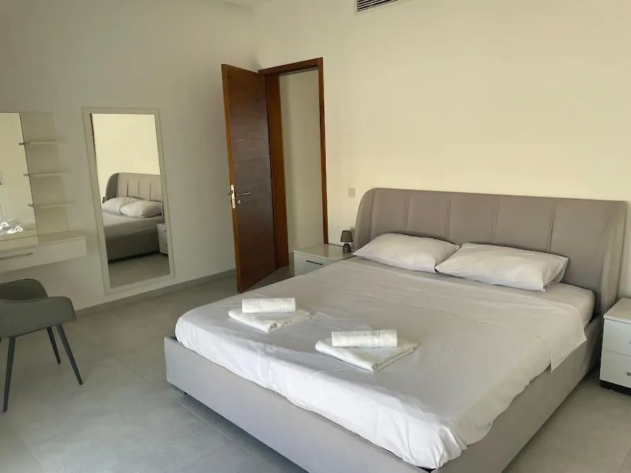 Lovely Seaview Two Bedroom Rental Unit In Tas-Sliema 0*, Sliema