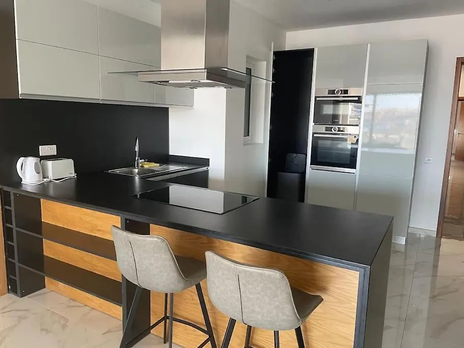 Lovely Seaview Two Bedroom Rental Unit In Tas-Sliema Apartamento